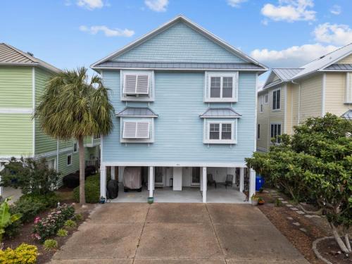 Steps to the Sand in Carolina Beach Sleeps 10 Villa