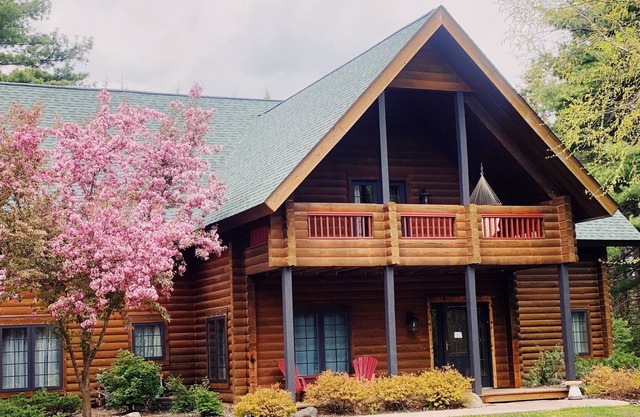 Hidden Lake Log Home