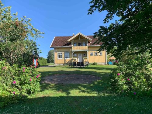Stort hus på Fen i Ulefoss i rolige omgivelser