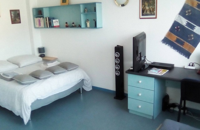 Estudio de 28 m2 en el centro de la ciudad en residencia a 10 minutos de las playas