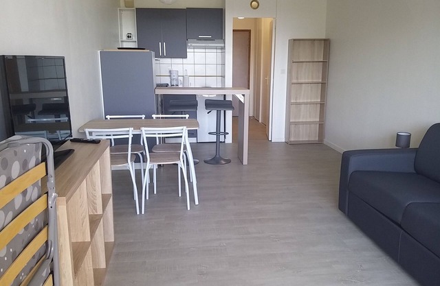 Estudio 3 personas, Port des Minimes, balcón, estacionamiento, 50 metros de playa, vistas al mar