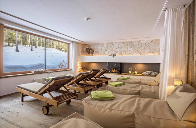 Estudio Apartamento "Ciasa ai Pini 208" cerca de remontes con vistas a la montaña jardín y sauna