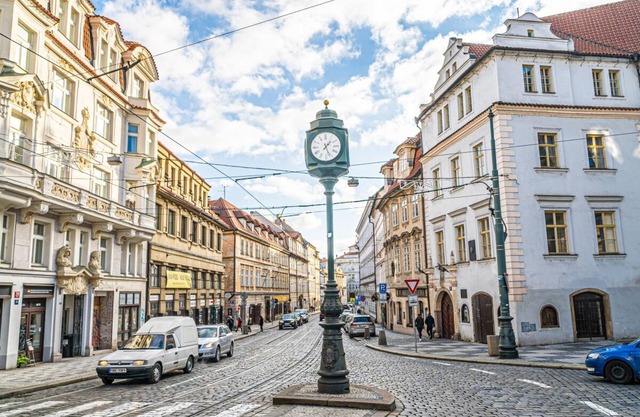 Studio Apartment for 4 Historic House Prague Old Town, Near Charles Bridge. K2