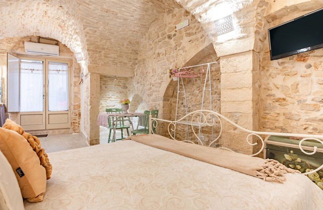 Apartamento estudio 'Carman House' con Wi-Fi y aire acondicionado