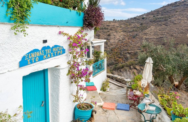 Apartamento estudio 'Maria In The Castle Kea' con vistas a la montaña, Wi-Fi y aire acondicionado.