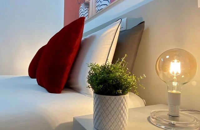 Studio apartment with parking Polyclinic area.