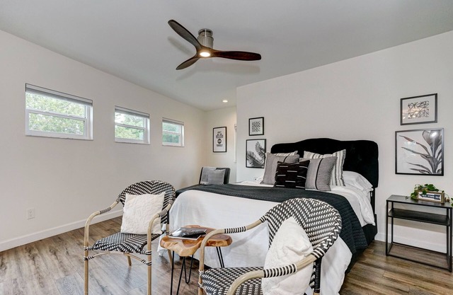 Studio Apt w/ Private Balcony Overlooking Downtown Main St