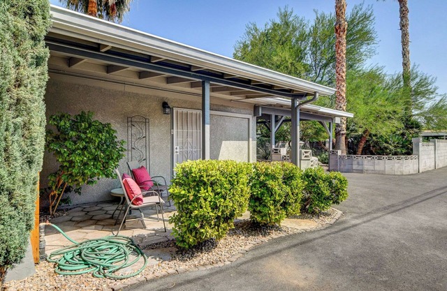 Studio Bungalow...Long Term Stays