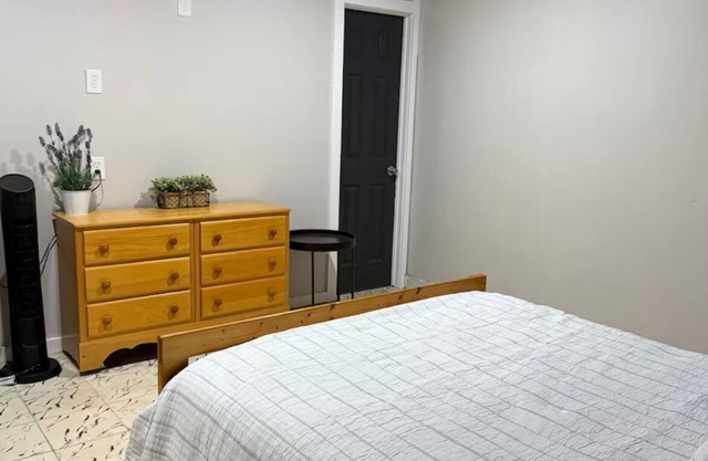 Studio close to L&G Space X in Brownsville
