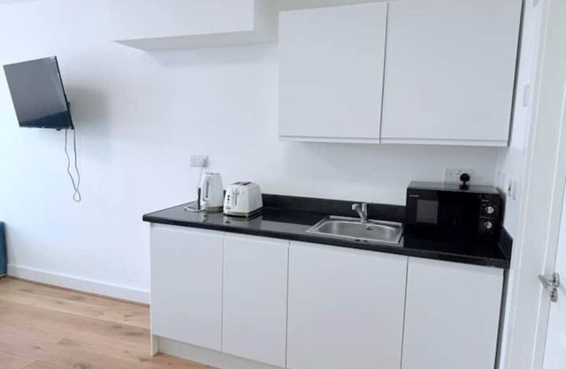 Studio Flat 6 in Golders Green Studio Flat 6 in Golders Green