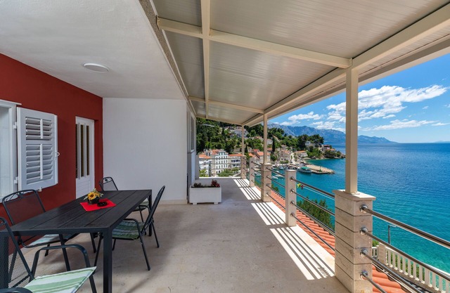Apartamento-estudio en la playa Mimice, Omis (AS-18149-b)