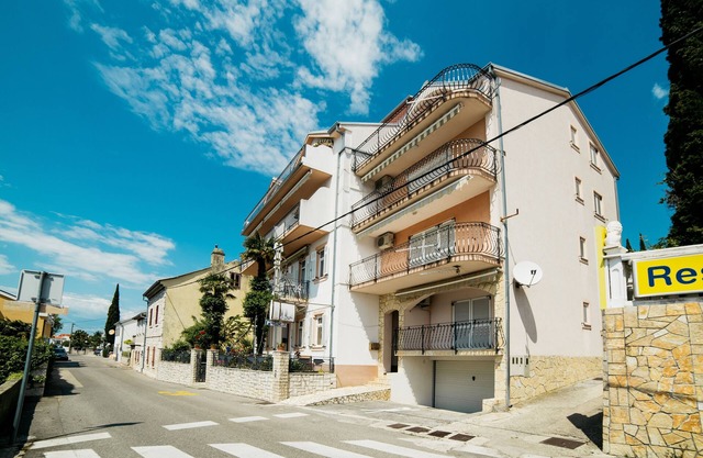 Apartamento-estudio en la playa Selce, Crikvenica (AS-2364-d)