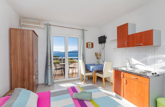 Apartamento-estudio con balcón y vista al mar Igrane, Makarska (AS-22690-a)