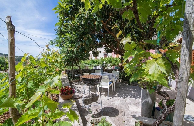 Apartamento-estudio con una terraza Veli Losinj, Losinj (AS-21185-a)