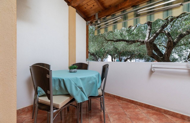 Apartamento-estudio con una terraza Tucepi, Makarska (AS-22005-a)