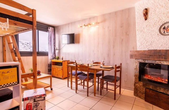 Estudio para 4 personas en Saint Lary Pla d'Adet con cocina y TV