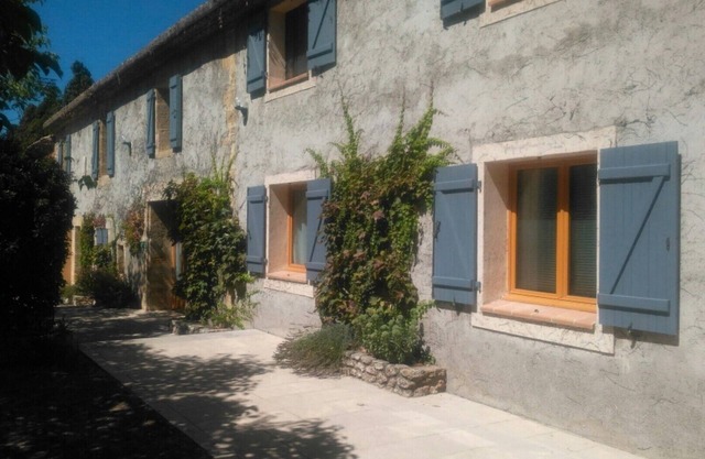 Estudio para dos personas en "Mas des Orchards" con jardín y piscina.