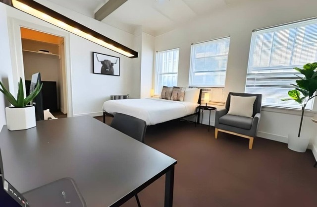 Studio Gold Coast City Living