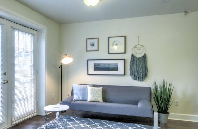 Studio in heart of Capitol Hill – Apt D