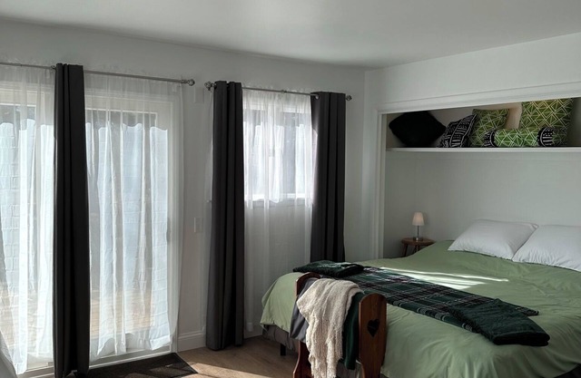 Studio in Lake Leelanau with outside entrance, king bed, & WiFi