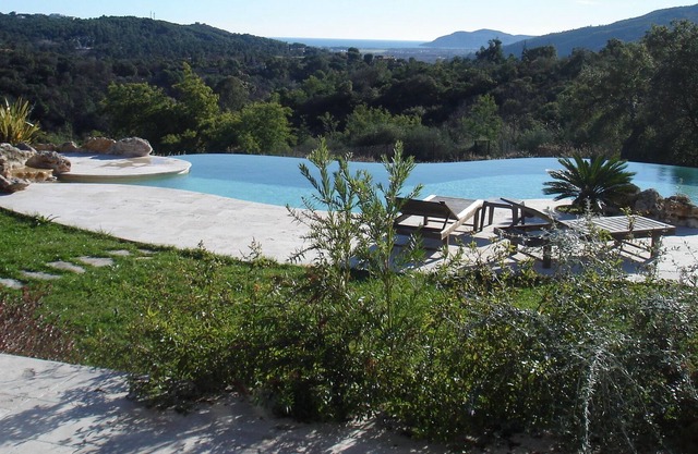 Studio in villa, around Cannes, sea view terrace