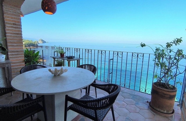Studio on the beach and beautiful sea view