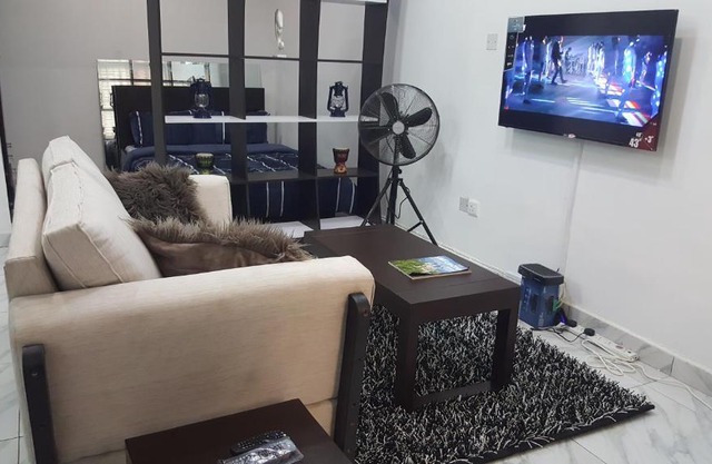 Studio One Bed Apartment - Off Chevron Drive