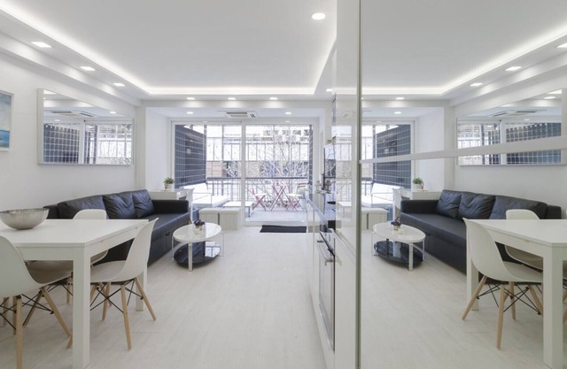 Estudio con terraza y piscina en Barrio de Salamanca. Totalmente equipado, con A/C e internet
