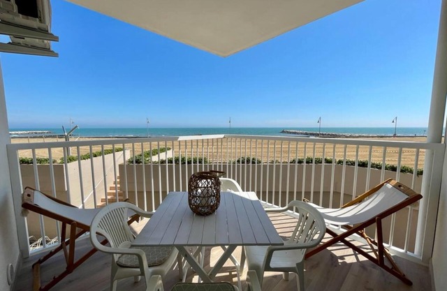 Impresionante apartamento adosado con vistas al mar
