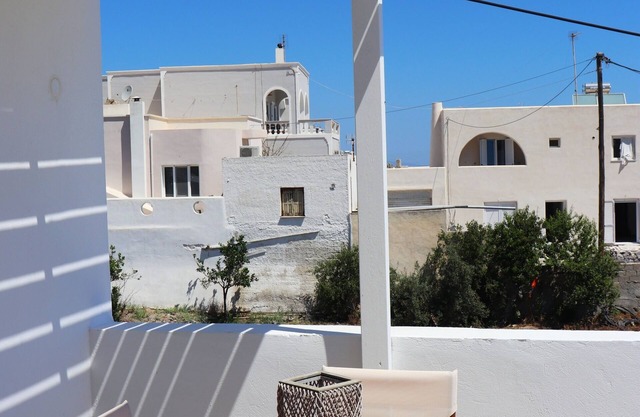 Stunning 1-Bed Apartment in Karterádos