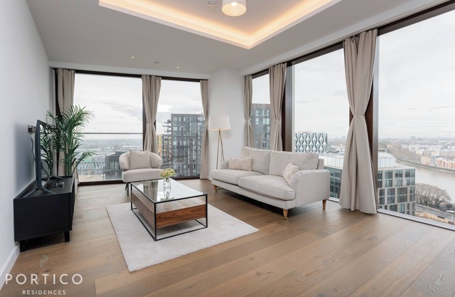 Stunning 19th floor Apt with City Views and Pool