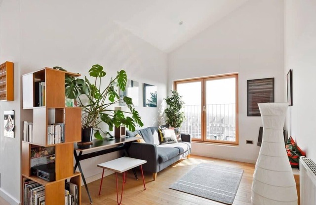 Stunning 2Bed Apt w/Juliette Balcony in Dalston