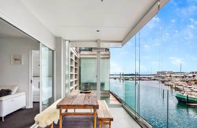Stunning Views of Viaduct Harbour! Free Parking