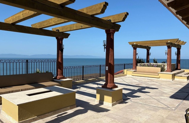 Stunning 3‑Bedroom Ocean‑View Penthouse – Christmas Week 2025 Villa La Estancia