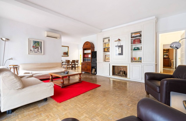 Impresionante apartamento de 4 dormitorios con vistas a la Sagrada Familia y terraza - Ideal para gr