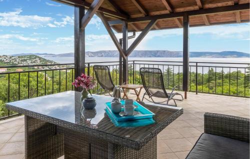 Stunning Apartment In Klenovica
