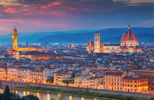 Stunning Attic Apartment with Elevator in Florence City Center