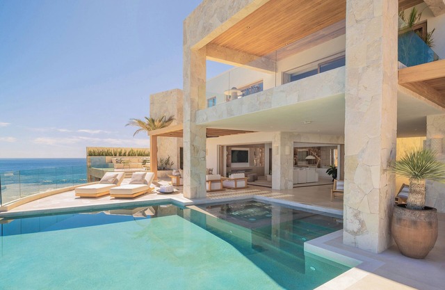 Stunning Beachfront Villa w/ Gourmet Chefs, Butlers, Chauffeur, Yacht, Gym and m