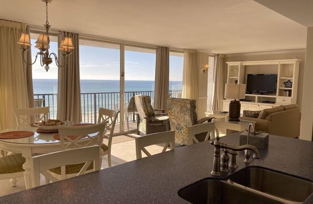 🌞Stunning Beachfront Views-Pet Friendly-Pool-Seachase E301🌞