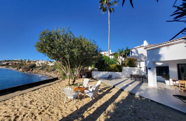 Impresionante villa para 16 personas en primera línea de playa!