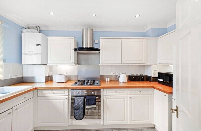 Stunning Central London 2 Bed Parking +Garden