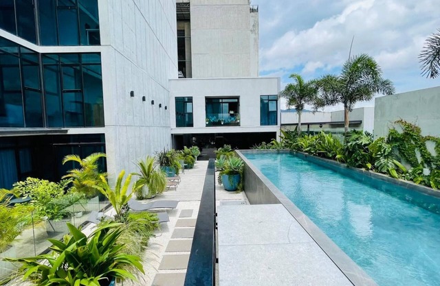 Stunning Cityscape View from a Prime Location: Your Dream Rental Awaits!