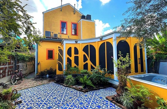 Stunning Converted Victorian Church: Garden, HotTub, 4-bedroom, WiFi, AC