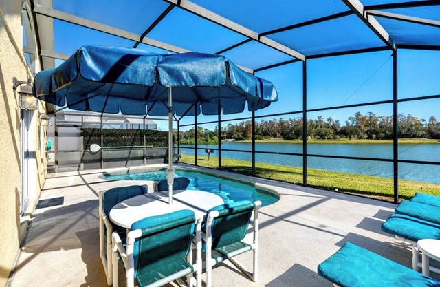 Impresionante villa privada frente al lago, lujosamente mejorada con sala de juegos