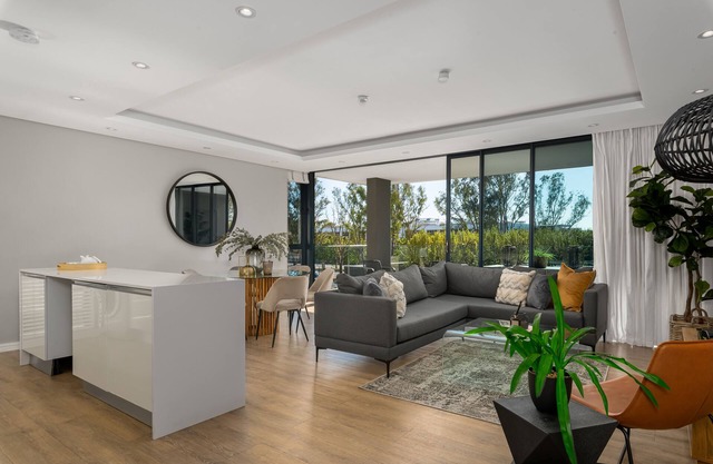 Stunning Green Point Apartment | Patio + Fast WiFi