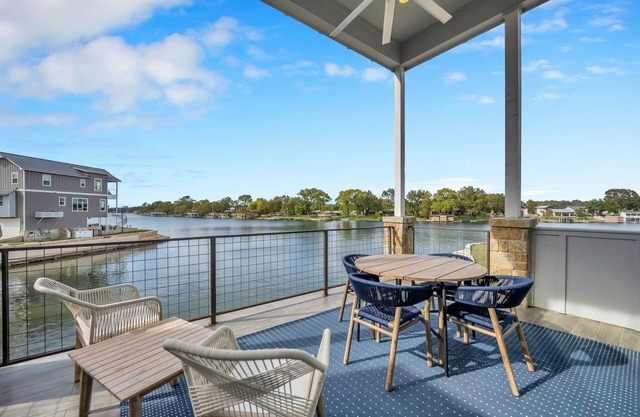 Stunning lakefront home w/ pickleball, shared pool & sand volleyball