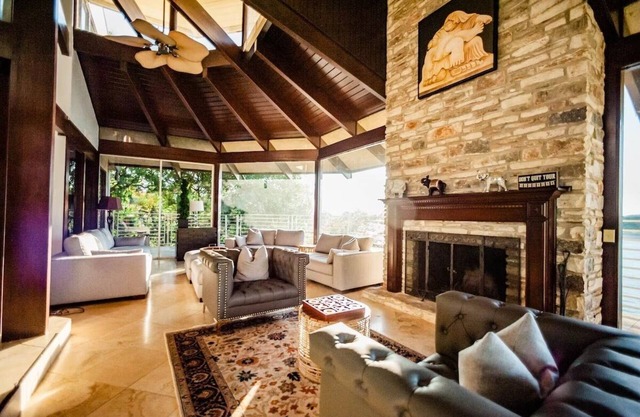 Lakeway Paradise - Boat Dock, Lake Front, Best Location !! 3 historia, teatro
