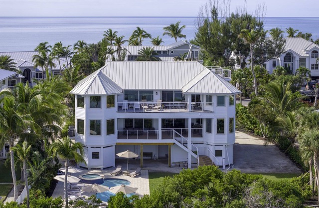 Stunning Luxury Home with Stunning Water Views