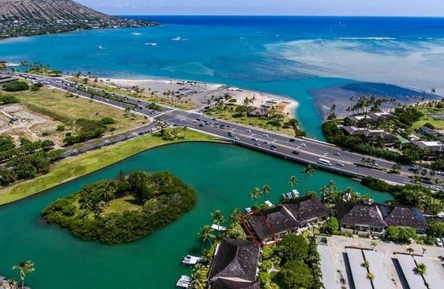 Impresionante Marina Townhome con vistas al mar y a la montaña