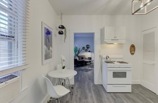 Stunning Memphis Neighborhood Guest House